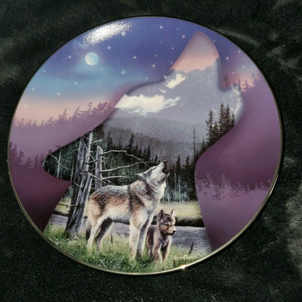 Wolf Plate Evening's Call Profiles of the Pack